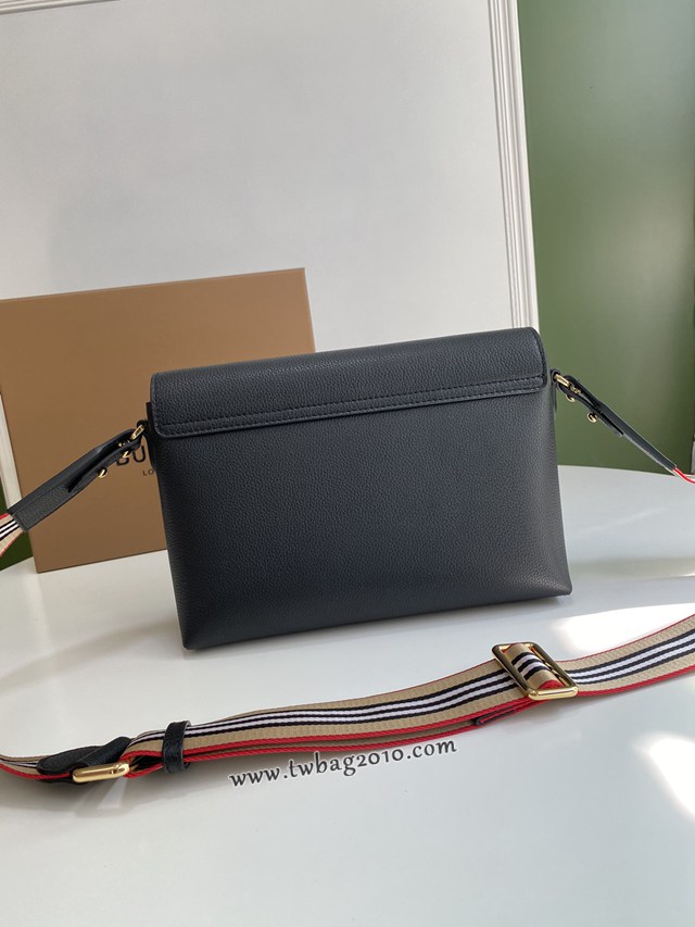 Burberry專門店新款粒紋皮革斜背包 巴寶莉單肩斜挎包 yxb1207